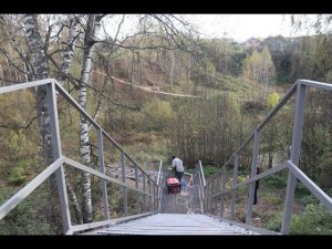 В Вандышевском овраге продолжается строительство пешеходного перехода