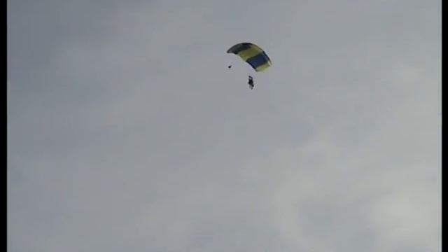 Прыжок с 4000 метров - продолжение, приземление...часть 2 смотреть онлайн