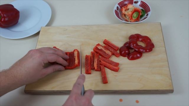 Как правильно чистить перец - Лайфхак Кухня смотреть онлайн