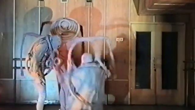 "ПОЛОСАТИКИ" Костюмы Е БАСОВОЙ Импровизации Театра "Канон" 1997г
