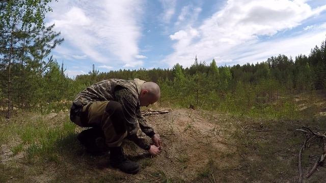 Разведение огня при помощи огнива