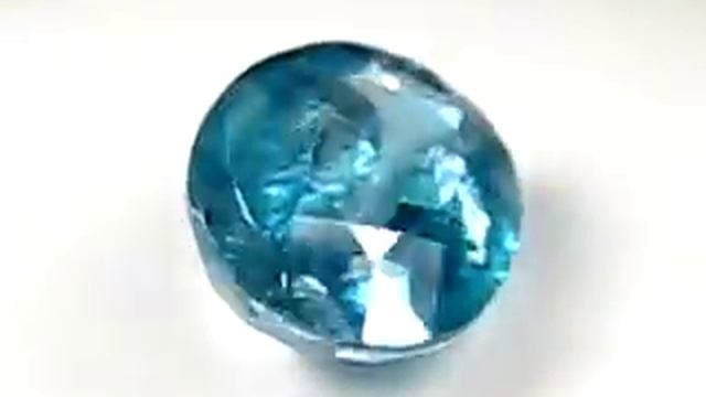 Яркий голубой камень циркон натуральный 7.57 карат! арт.20289