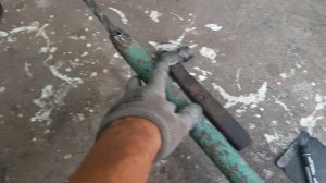 Фундамент под новый гараж на склоне ,начало. Сделал  бур .