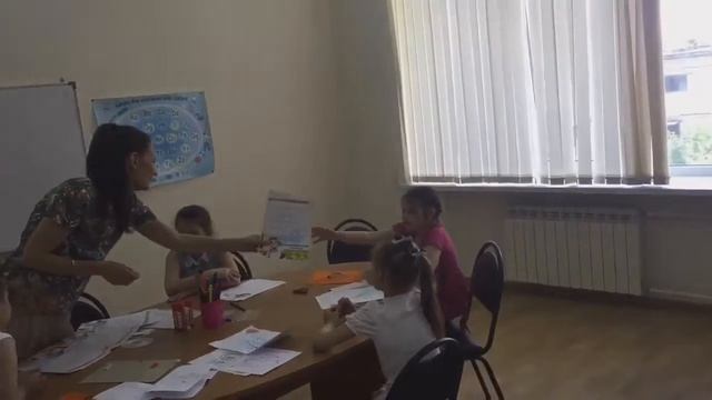 Репортаж о летнем городском лагере «Великобритания глазами Шерлока Холмса» в Советском филиале