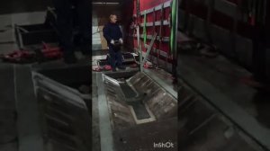 Как открыть-закрыть крышу прицепа.