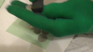 Чистка медно никелевых монет.