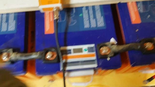 Не большая СЭС 1,5кВт на 48в в один ряд АКБ, для электроснабжения  частного автономного дома.