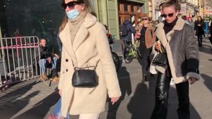 Стрит стайл Как одеваются россиянки Образы на весну Модницы Петербурга Что надето Что модно