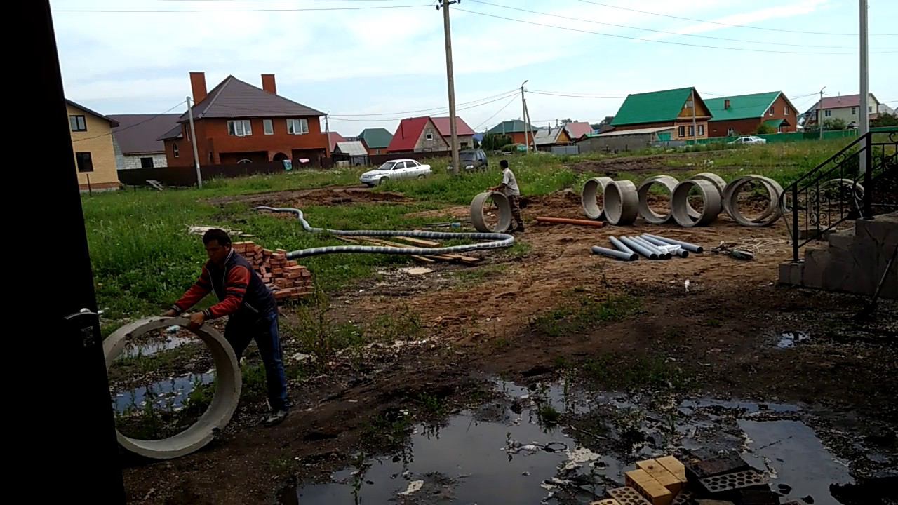 Прокладка сетей на стройке и уборка территории