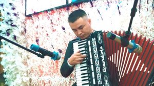 УШУНДАЙ аккордеондо ЭЗИП ОЙНОГОНДУ көрдүңөр беле? ӨТӨ КАТУУ ойноду. АККОРДЕОН КАЙРЫКТАРЫ акардион