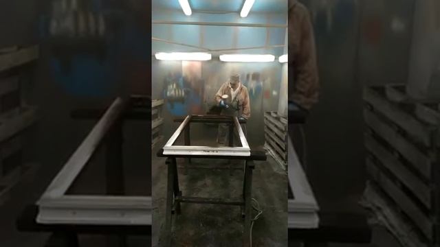 Покраска окон от компании РемСпецСтрой