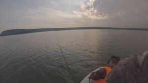 Рыбалка в Сибири #42. Ловим окуня на Бердском заливе с лодки.