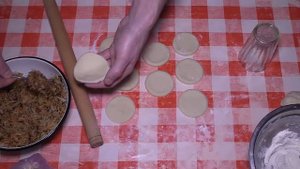 ВКУСНЕЙШИЕ ВАРЕНИКИ С КИСЛОЙ КАПУСТОЙ