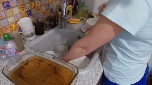 Как мыть посуду ? Вместе моем посуду.