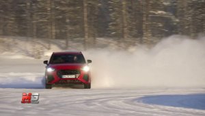 NEW AUDI RSQ3 AND RSQ3 SPORTBACK 2020 - FIRST SNOW TEST DRIVE