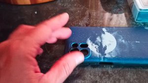 Как обезопасить камеру смартфона от царапин  #lifehack #motorola #edge20lite ???