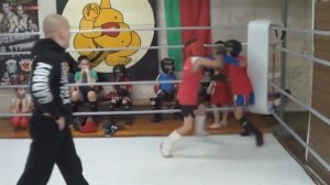 Тайский бокс детей! Спарринг на тренировке.