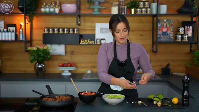 TACOS mit Guacamole, Salsa & extra viel Käsesoße ? - alles zu Hause selber gemacht смотреть онлайн