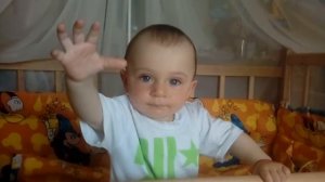 Малыш учится говорить " папа "