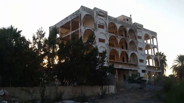Заброшенная гостинница на Кипре ♥ Ларнака-Декелия смотреть онлайн