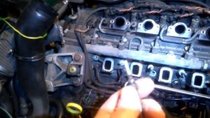 Land Rover Freelander-1 4td меняем свечи, датчик охлаждающей жидкости, термостат.