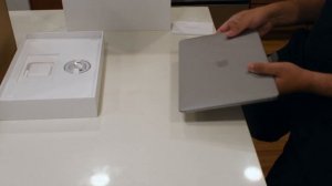 New Apple MacBook Air M1 late 2020 - unboxing