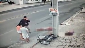 Две девушки разбились на мотоцикле