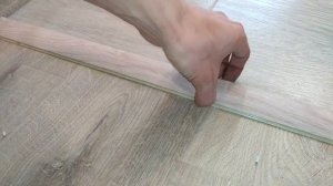 Установка межкомнатного порожка. Порожек на клей.