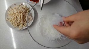 Кальмары+Фунчоза. Обалденный салат.