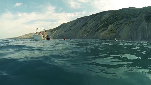 Морские прогулки и рыбалка в Анапе — Катер "Амиго"