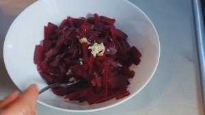 Съедят за минуту! Необыкновенно простой, быстрый и вкусный САЛАТ из обычной СВЕКЛЫ!