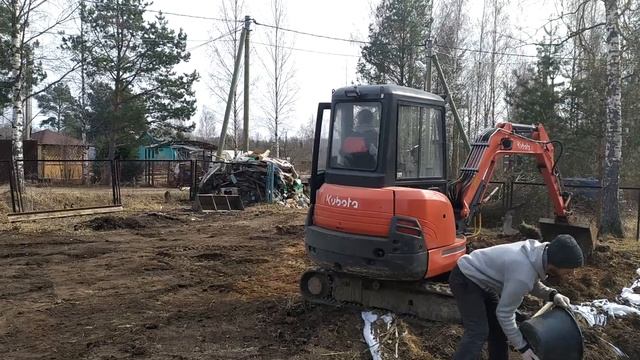 Осушение котлована и отсыпка участка