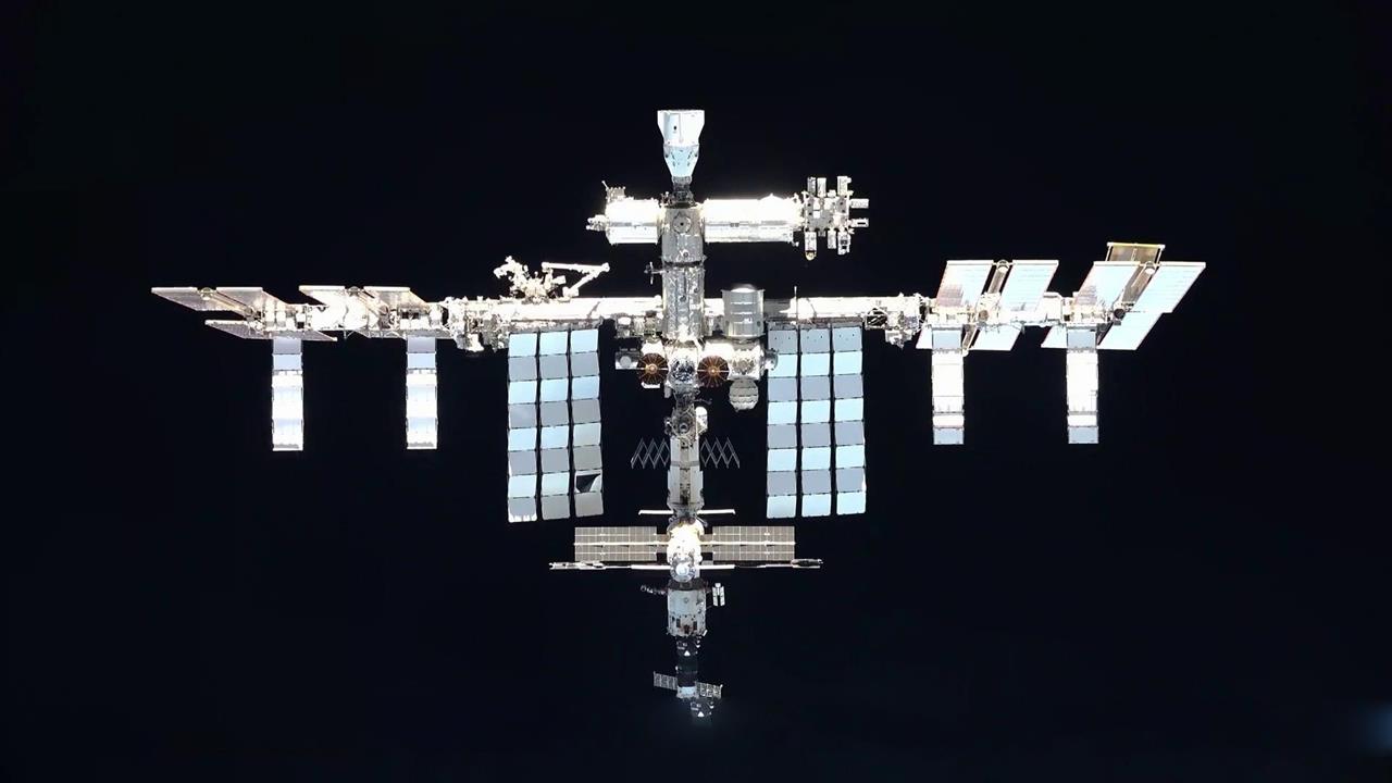 Роскосмос провел внеплановую коррекцию орбиты МКС