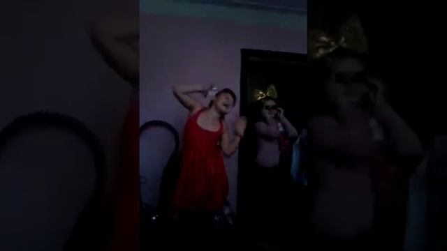 позор....в красном платье Лера Семёнова у неё Днюшка))) смотреть онлайн