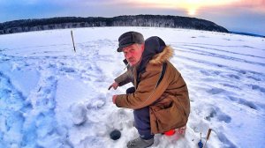 ВСТРЕТИЛ МУЖИКА НА РЫБАЛКЕ И ОФИГЕЛ! НА ЛЫЖАХ ПО ТАЙГЕ К ЕНИСЕЮ