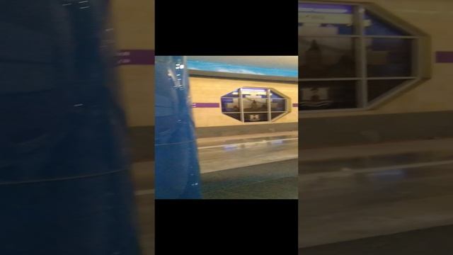 Питер. Пустое метро выходного дня. 2023 г декабрь/ Peter. Empty weekend subway. December 2023