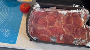 Отбивные из свинины с помидорами и сыром в духовке | Pork chops with tomatoes and cheese in the ove