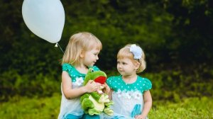 Мы словно две  половинки одной красивой картинки...