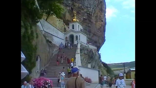 Судак бахчисарай. Урочище демерджи крым. Бахчисарай чуфут-кале церковь. Свято-успенский пещерный монастырь крым. Свято успенский бахчисарайский монастырь крым.