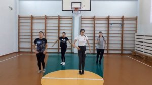 простой танец девочек