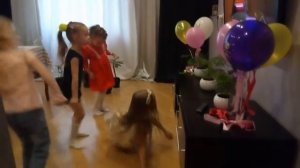 Софья идет на день рождения к подружке. Влог. VLOG. День рождения.