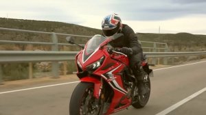 Honda vs Kawasaki | Kawasaki Ninja 650 vs Honda CBR650R | Visordown.com