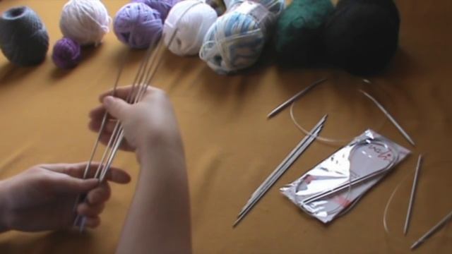 Урок 1: Спицы и нитки для вязания
