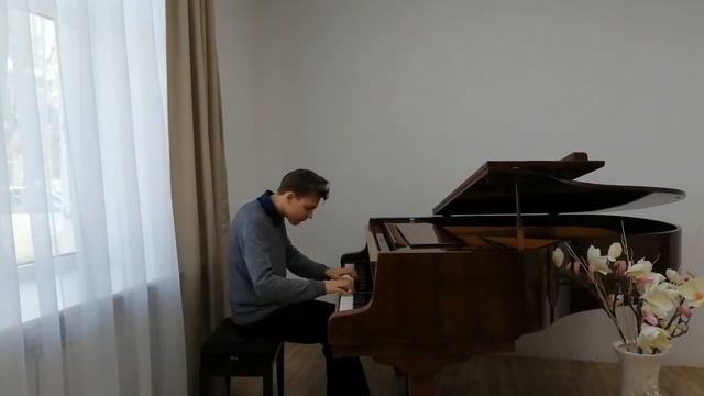 Глухоедов Александр 8 класс ХП, С. Майкапар "Вальс" к 8 Марта смотреть онлайн