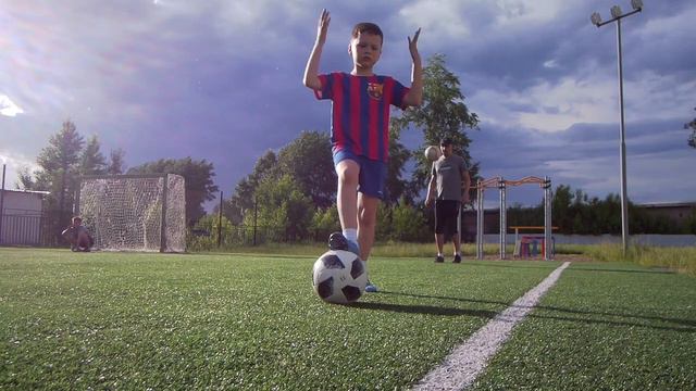 ФУТБОЛ - БОЛЬШЕ ЧЕМ ЖИЗНЬ /ТРЕНИРОВКА НА ЖАРЕ /ЧЕКАНКА смотреть онлайн