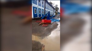 Модульные здания пережили ураган в Амурской области в вахтовом поселке для нефтяников