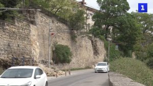 Подпорную стену на Красном спуске восстановят до конца мая