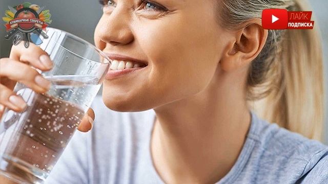 Медики рассказали о реальном влиянии на здоровье стакана воды натощак!