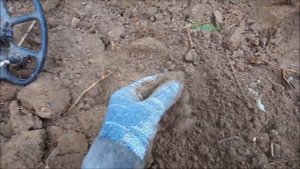 Шурф фундамента в лесу .