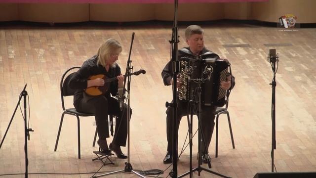 ДУНАЕВСКИЙ - НОВИКОВ Ехал я из Берлина - Виталий Гунин, баян и Инна Гунина, домра смотреть онлайн